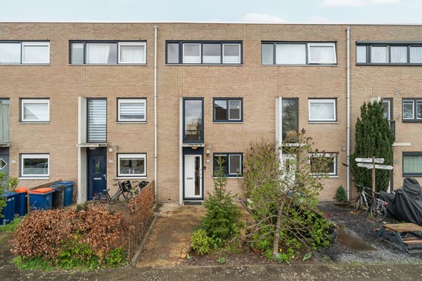 Sold subject to conditions: Roemer Visscherstraat 18, 1321 CA Almere